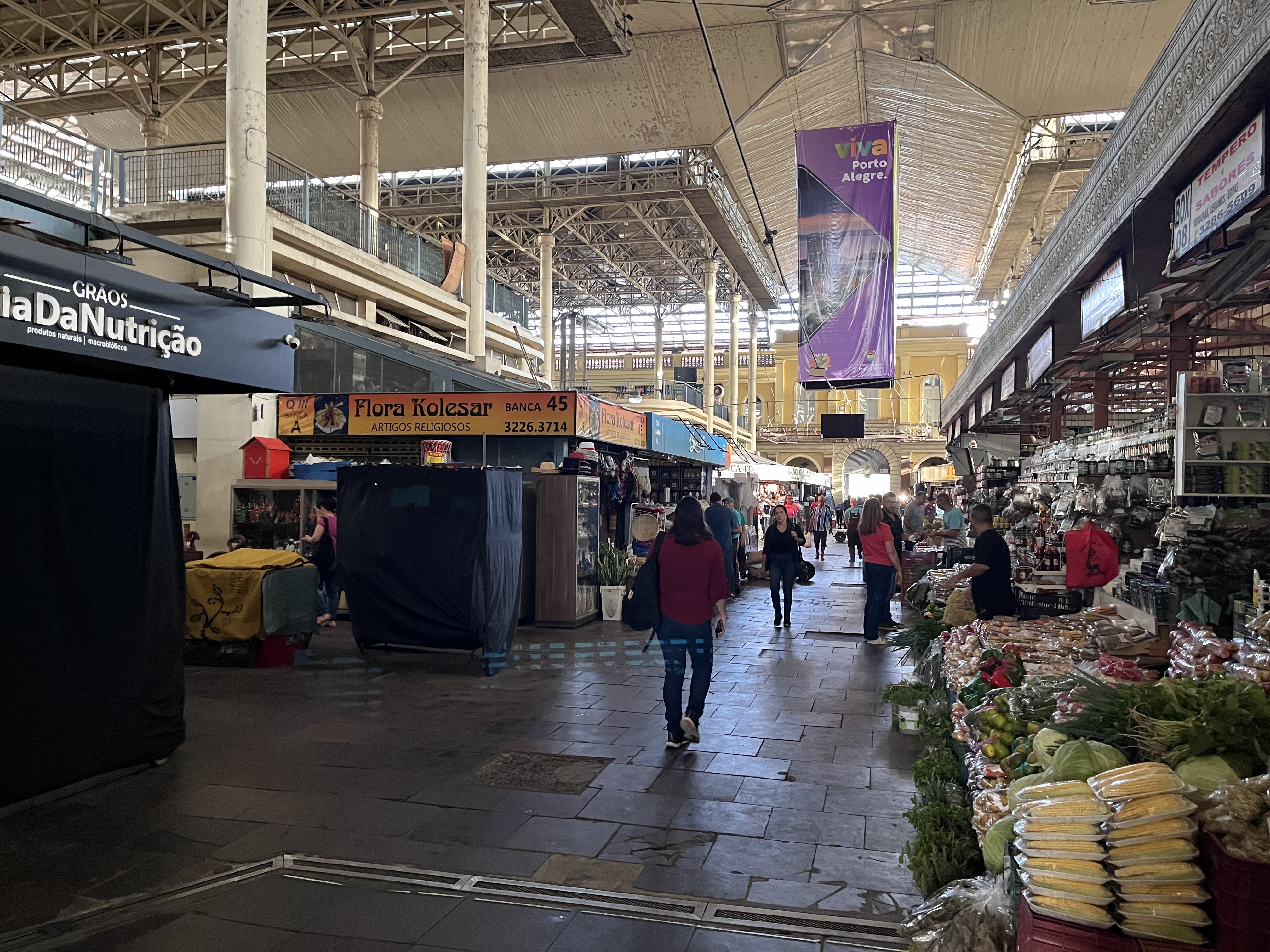 Mercado Público de Porto Alegre amanhece sem luz em 26 de março de 2024, aniversário de 252 anos de Porto Alegre.