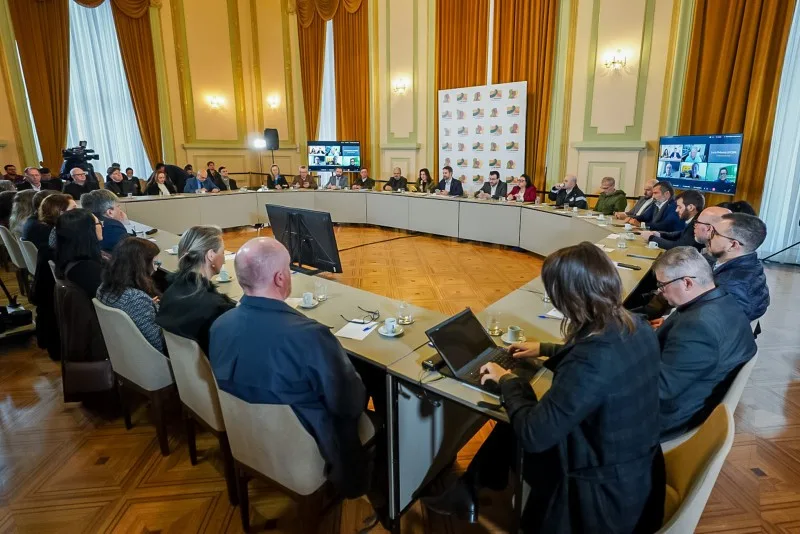 Nesta primeira reunião, membros do comitê se apresentaram, e governador detalhou fluxo de trabalho - Foto: Jürgen Mayrhofer/Secom