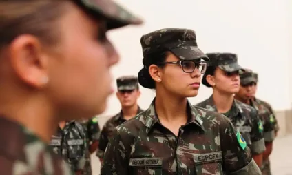 A apresentação voluntária de mulheres poderá ser feita no período de janeiro a junho do ano em que elas alcançam a maioridade - Foto: exército brasileiro/Divulgação