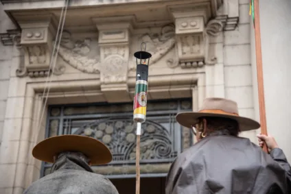 Foto externa anterior à chegada da Chama Crioula ao Palácio Piratini, em 2022. Crédito: Rodrigo Ziebell / Palácio Piratini