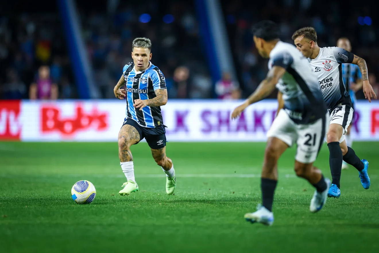 Praticamente com força máxima, Grêmio não produziu o suficiente para superar o Timão - Foto: Lucas Uebel/Grêmio FBPA