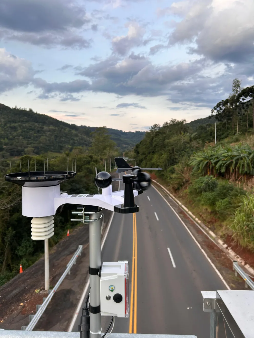 Estações meteorológicas auxiliarão em projetos que atendam às necessidades das áreas de atuação da CSG, incluindo a redução de impactos ocasionados pelas fortes chuvas - Foto: CSG/divulgação