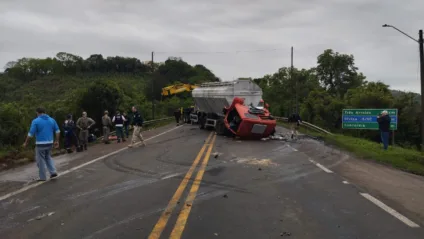 O fato ocorreu por volta das 7h15 no km 50 da rodovia, no acesso ao bairro Progresso - Foto: PRF/Divulgação