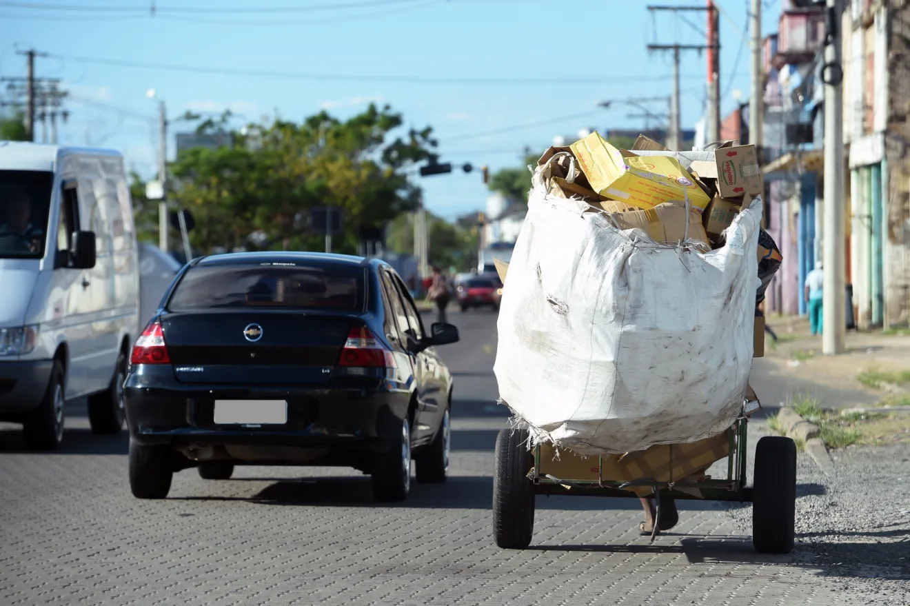 Texto permite circulação de carrinheiros até 31 de dezembro de 2025, prorrogável por mais seis meses. Crédito: Leonardo Contursi/CMPA