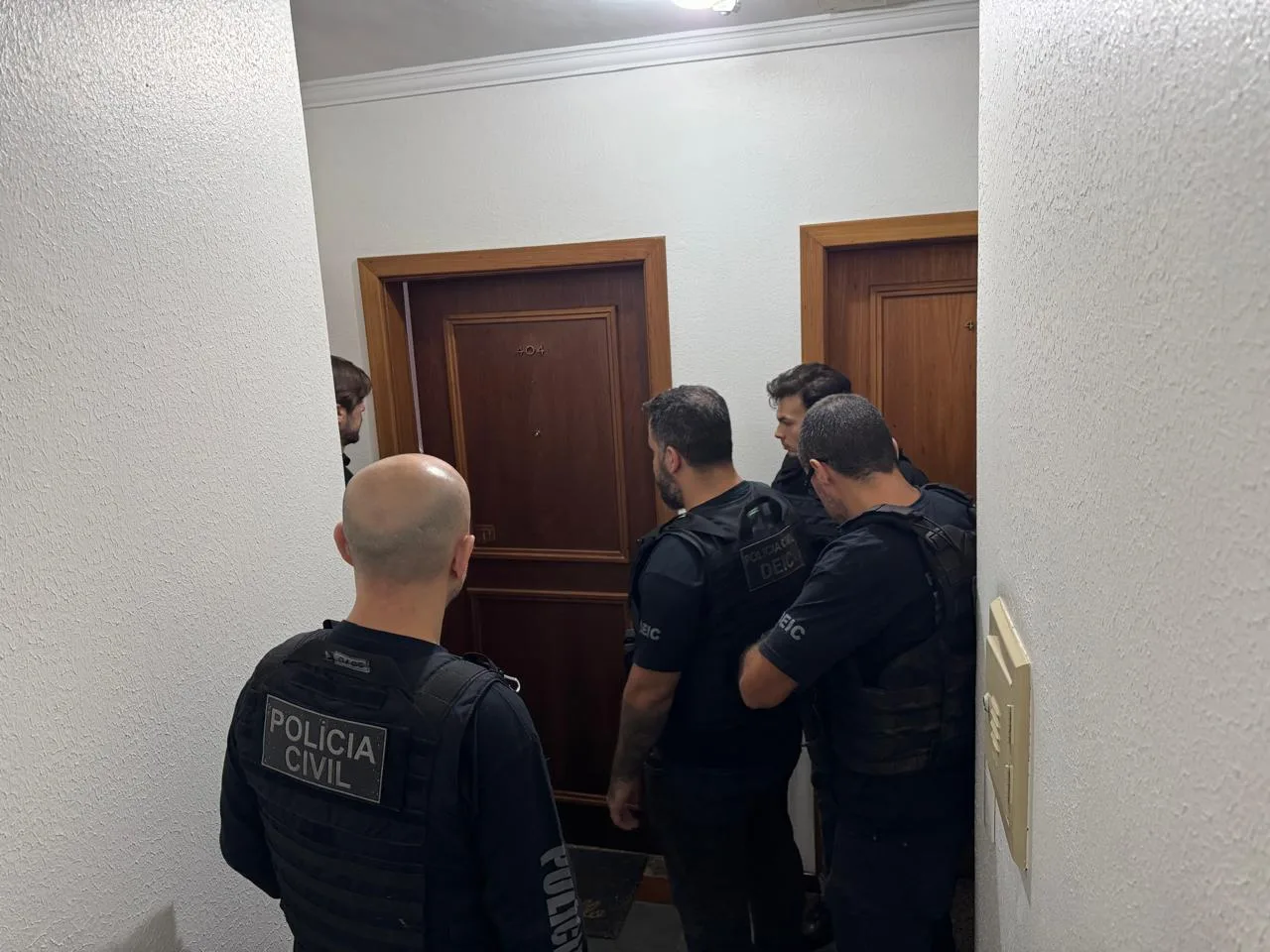 Mandados foram cumpridos na casa dos investigados. Crédito: Polícia Civil / Divulgação