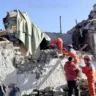 Equipes de resgate buscam sobreviventes após terremoto no Tibete