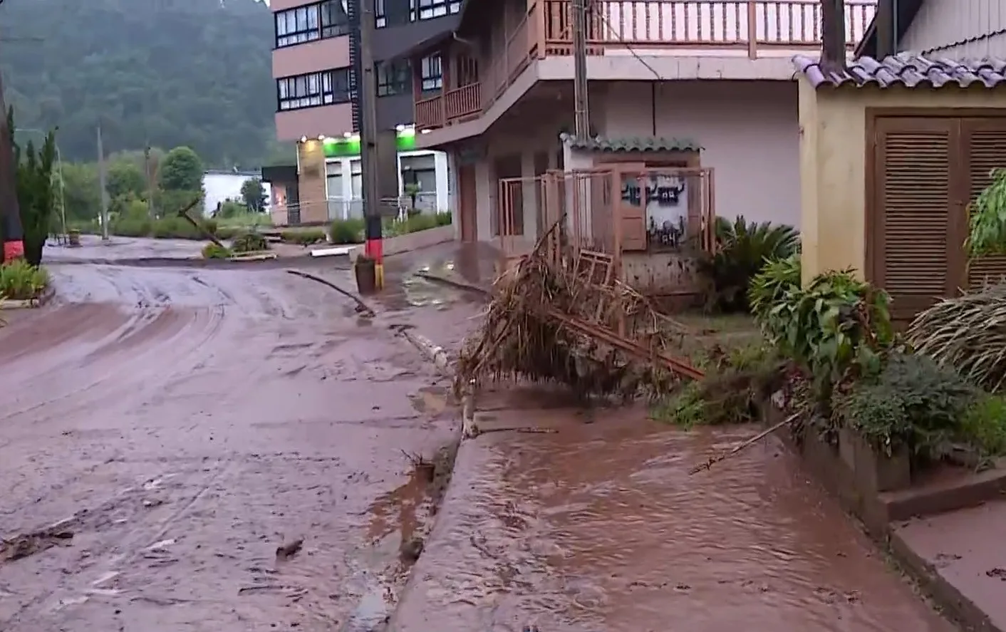 Danos por alagamento em Maratá, no Vale do Caí