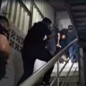 Policiais em ação durante a Operação Porta Fechada, cumprindo mandados judiciais.