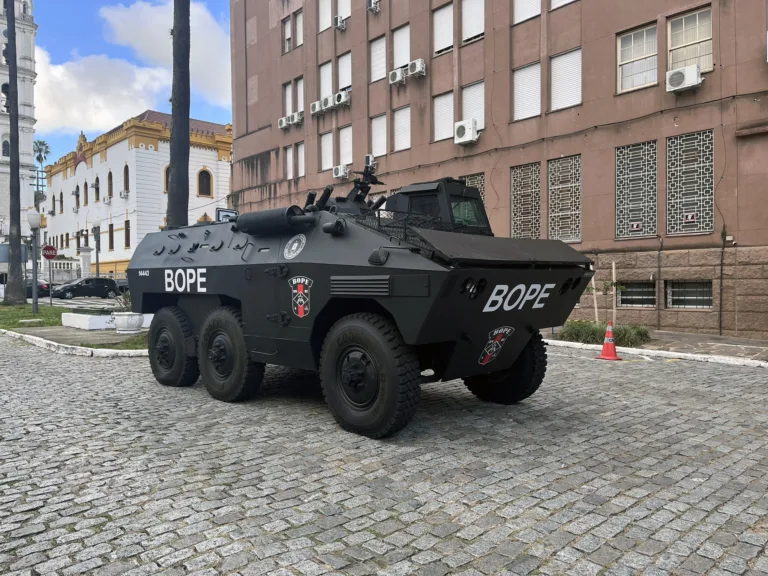 Blindado Urutu que ser&aacute; doado ao BOPE.