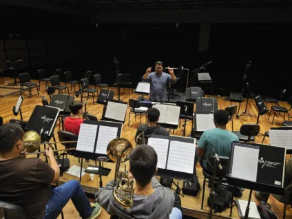 Orquestra de Sopros da Escola da OSPA ensaia sob regência de Wilthon Matos - Foto: José Kalil