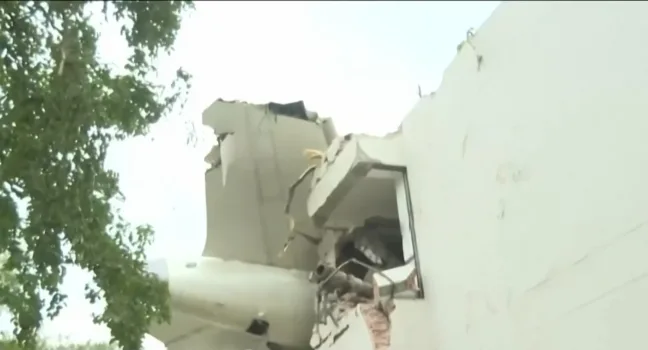 Destroços do avião da Air India que caiu em Ahmedabad. Crédito: reprodução de TV