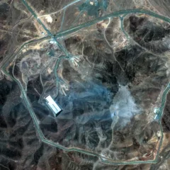 Usina nuclear subterrânea de Fordow, um dos alvos dos ataques dos EUA. Crédito: ©2025 Maxar Technologies
