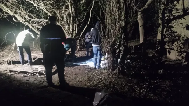 Vala onde os corpos das vítimas foram enterrados. Crédito: Polícia Civil / Divulgação