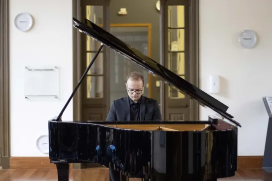Pedro Heylmann no Solo Piano em julho de 2023 - Foto: Bruna Fraga