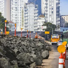 Obras no "corredor humanitário". Crédito: Alex Rocha/PMPA