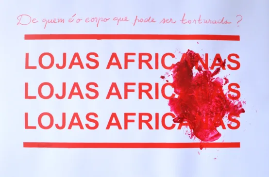 Obra "Lojas Africanas" (2017) - de Leandro Machado -
Tinta serigráfica sobre papel, 43,1 x 55,6 cm - Acervo MARGS, aquisição por compra através da AAMARGS, 2025