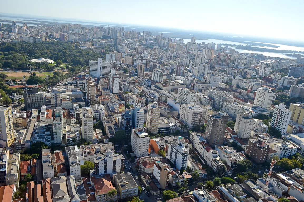 Vista aérea da cidade de Porto Alegre. Crédito: Tonico Alvares/CMPA