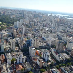 Vista aérea da cidade de Porto Alegre. Crédito: Tonico Alvares/CMPA