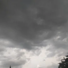 Cachoeira do Sul foi atingida por um rápido temporal mas de intensidade forte nesta tarde - Foto: Agora RS