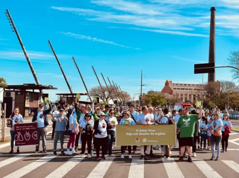 Cerca de 300 pessoas prestigiaram a atividade, que movimentou Porto Alegre no sábado ensolarado - Foto: Guga Stefanello/Ascom SES