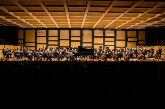 Na foto, a pianista Olinda Allessandrini em apresentação com a Ospa - Foto: Vitória Proença/Divulgação Ospa