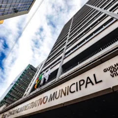 Porto Alegre, RS, Brasil 14/10/2024: Fachada do Centro Administrativo Municipal Guilherme Socias Villela. Foto: Alex Rocha/PMPA