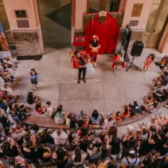 Um convite não apenas para o público infantil, mas para toda a família vivenciar a Casa de forma lúdica e coletiva - Foto: Thiele Elissa Divulgação CCMQ