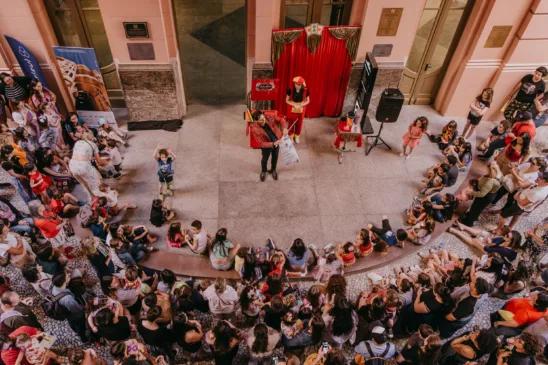 Um convite não apenas para o público infantil, mas para toda a família vivenciar a Casa de forma lúdica e coletiva - Foto: Thiele Elissa Divulgação CCMQ