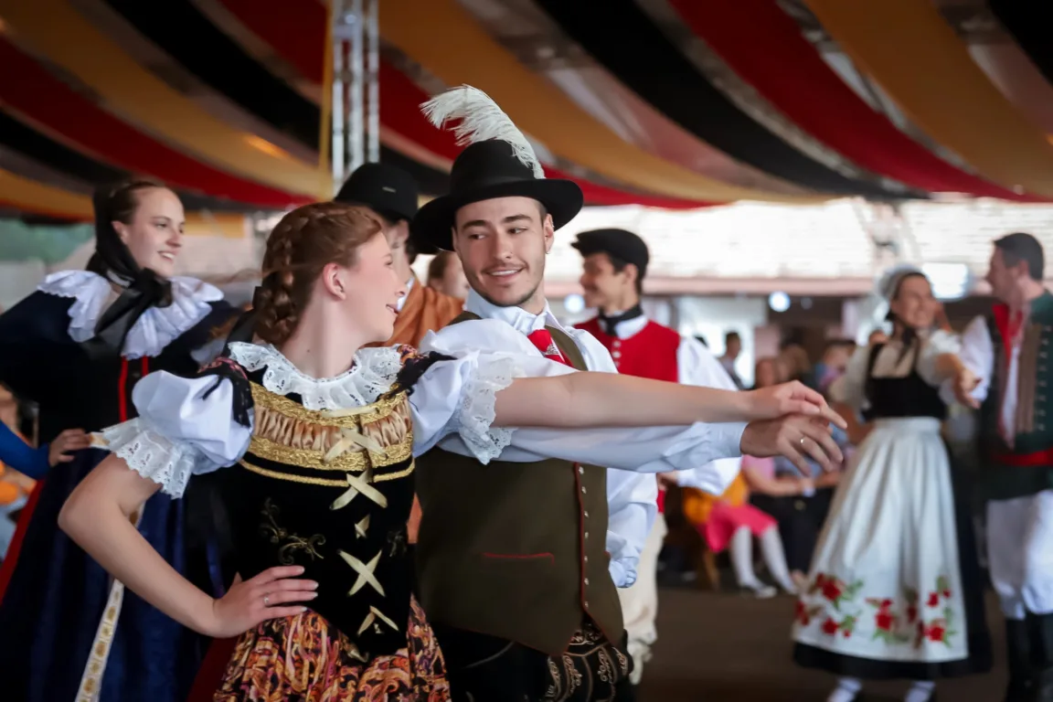 Apresentações culturais marcaram o domingo de festa - Foto: Cleiton Miguel