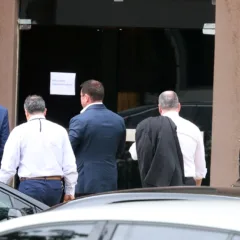 Brasília (DF), 23/11/2025. Advogados chegam na sede da Polícia Federal após a prisão do ex-presidente Jair Bolsonaro. Crédito: Valter Campanato/Agência Brasil