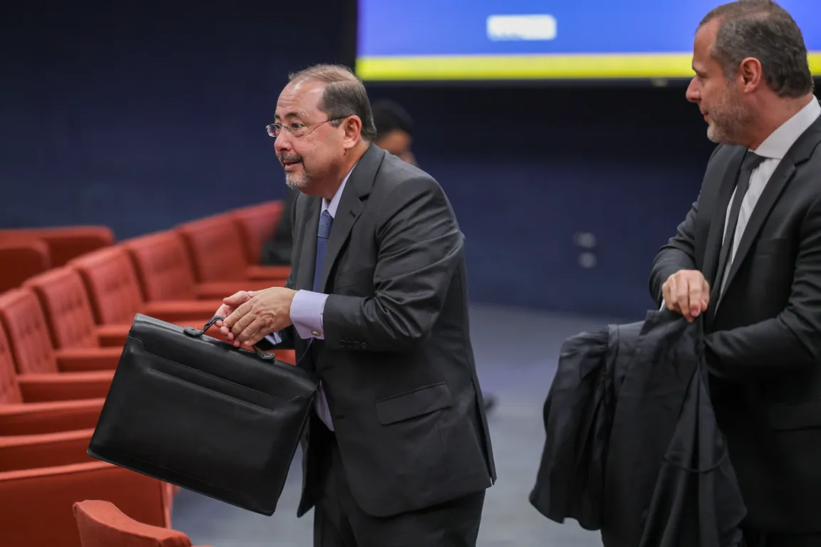 Brasília (DF), 03/09/2025. O Advogado do ex-presidente Jair Bolsonaro, Celso Vilardi, durante segundo dia de sessão do STF do julgamento dos primeiros oito réus da trama golpista Crédito: Fabio Rodrigues-Pozzebom/ Agência Brasil