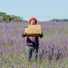 Obra de Paulo Nazareth integra exposi&ccedil;&atilde;o comemorativa aos 400 Anos das Miss&otilde;es Jesu&iacute;ticas Guaranis no RS - Foto: Guilherme Gil/Divulga&ccedil;&atilde;o MAC RS