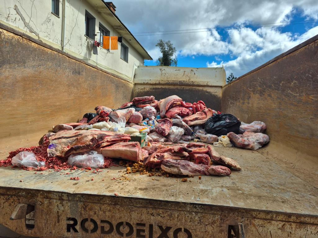 Fiscalização apreende 1,5 tonelada de produtos impróprios em Jaquirana